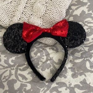 Sequin Minnie Mouse Ears!